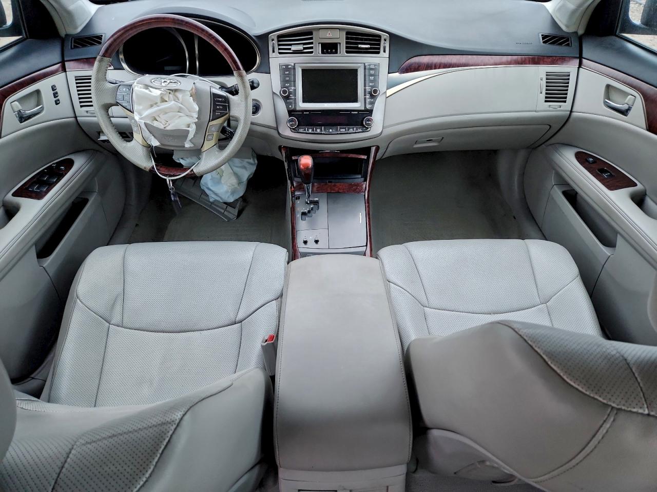 Toyota Avalon Base Image 7