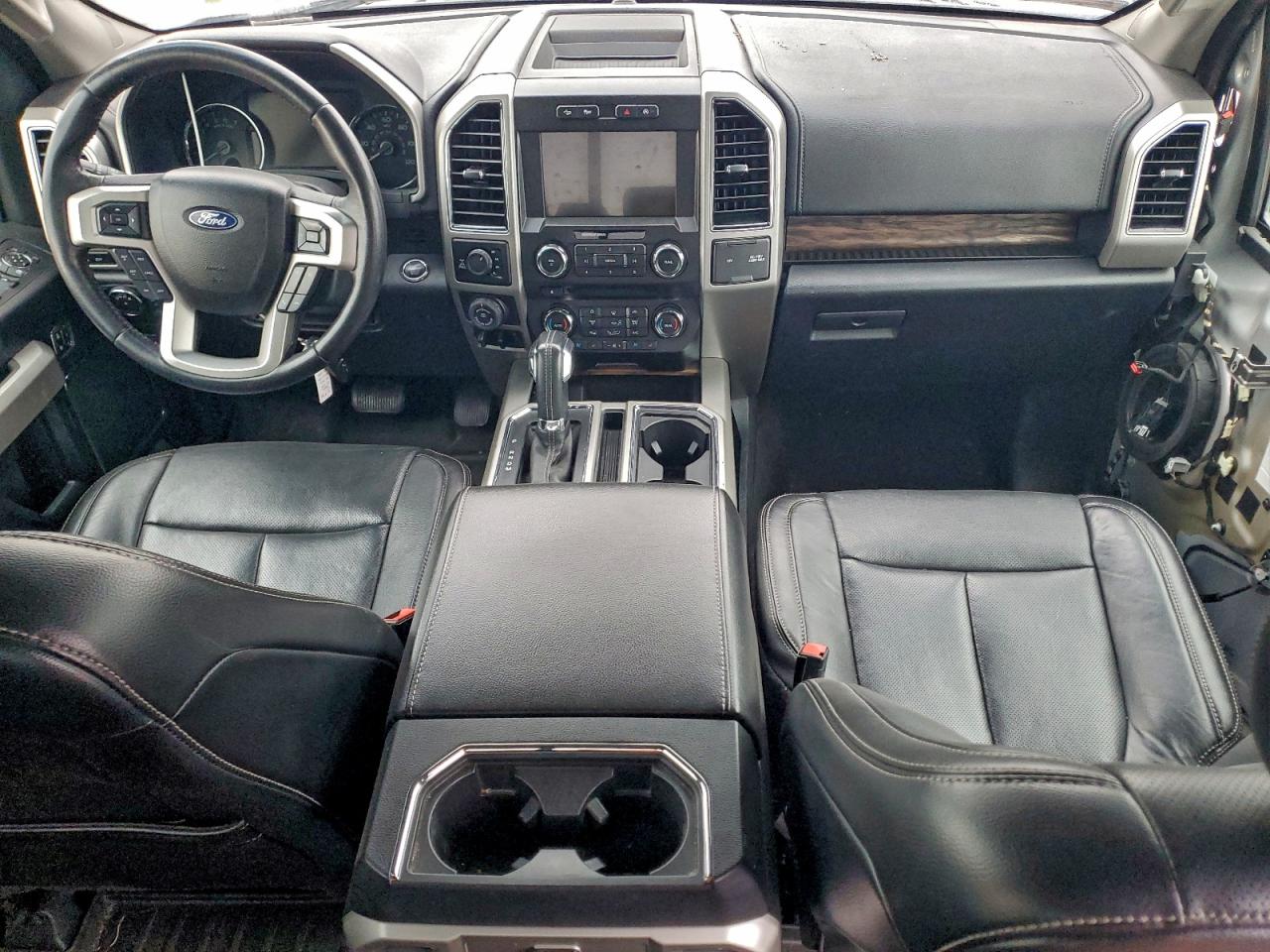 Ford F-150 Supercrew Image 13