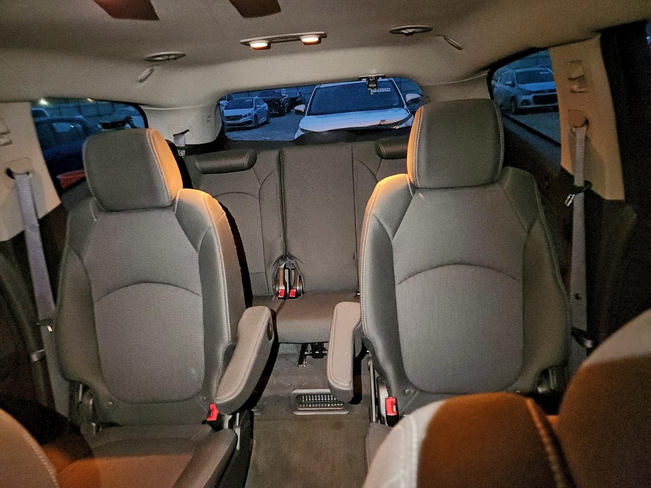 Chevrolet Traverse Lt Image 8