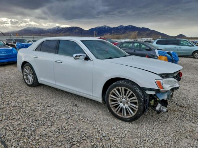 Chrysler 300 Image 13