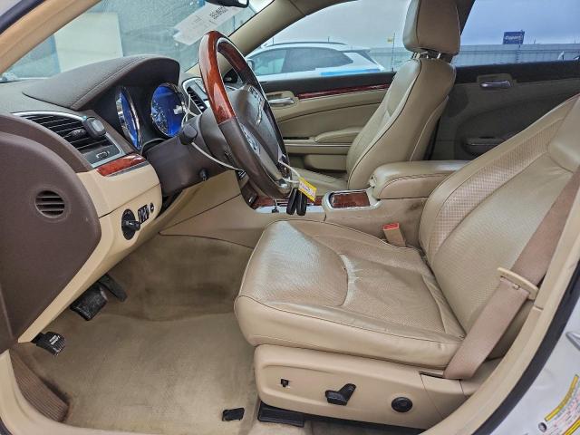 Chrysler 300 Image 7