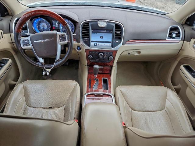 Chrysler 300 Image 6