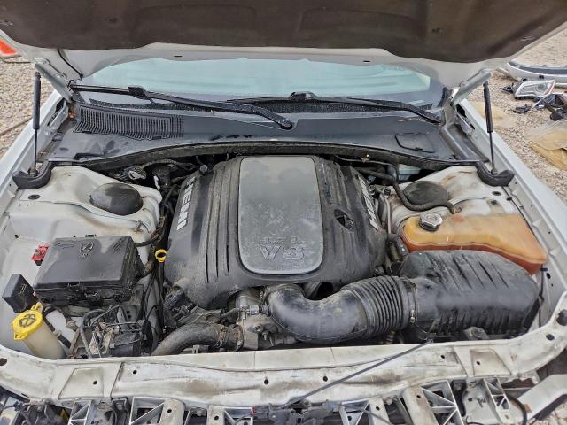 Chrysler 300 Image 9