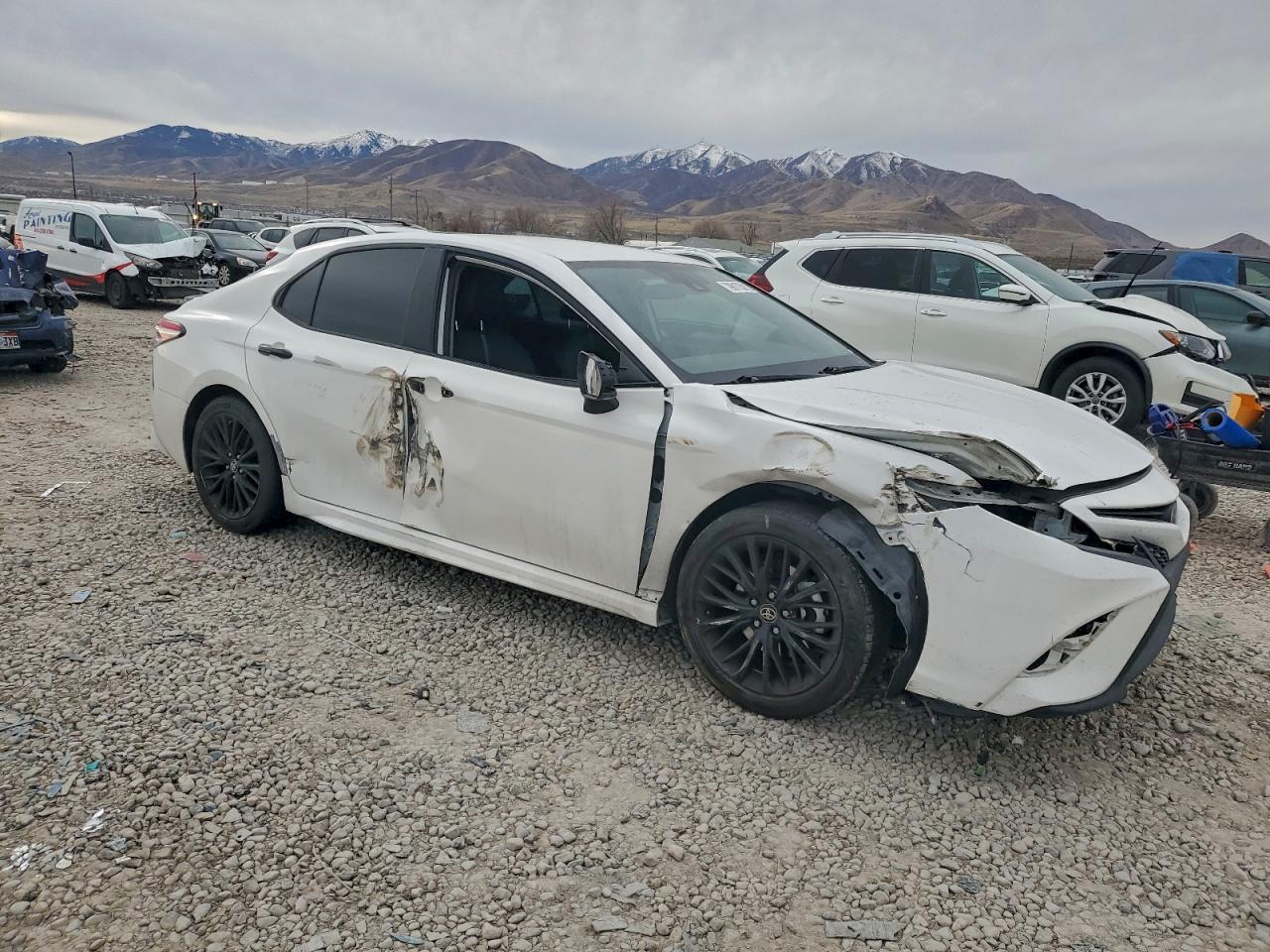 Toyota Camry Se Image 10