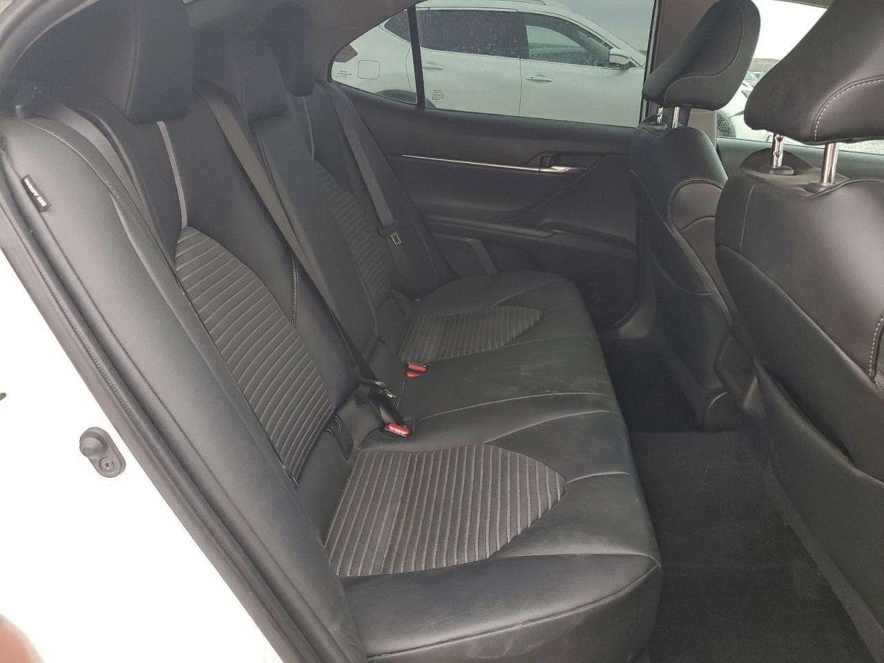 Toyota Camry Se Image 2