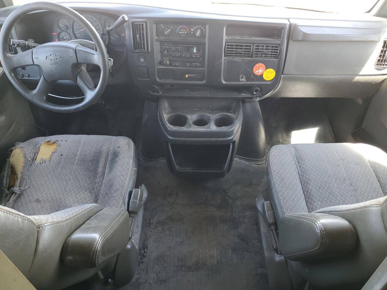 Chevrolet Express Image 8