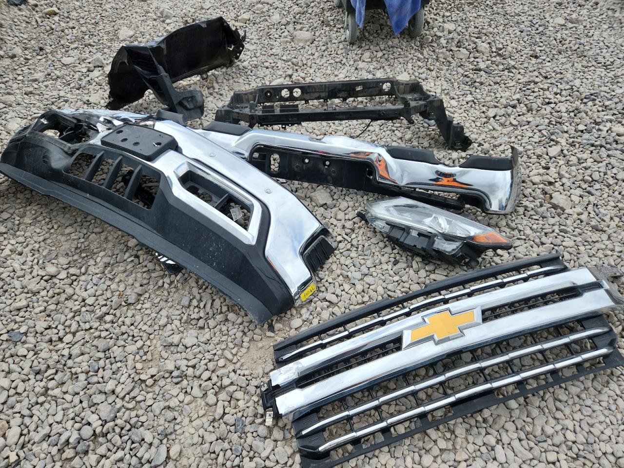 Chevrolet Silverado K1500 Ltz Image 11