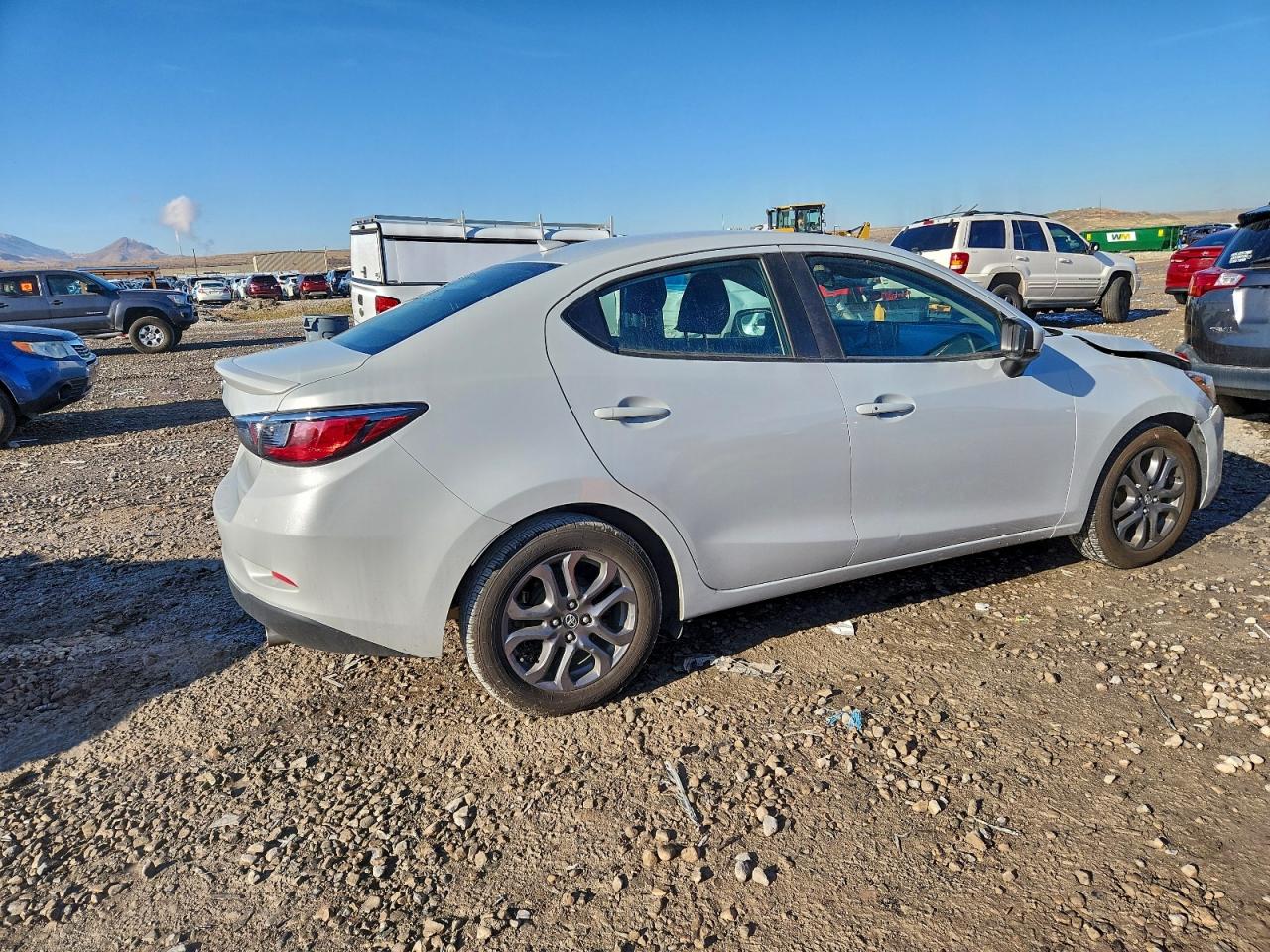 Toyota Yaris L Image 4