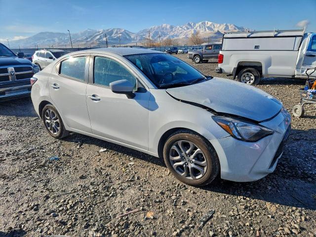 Toyota Yaris L Image 10