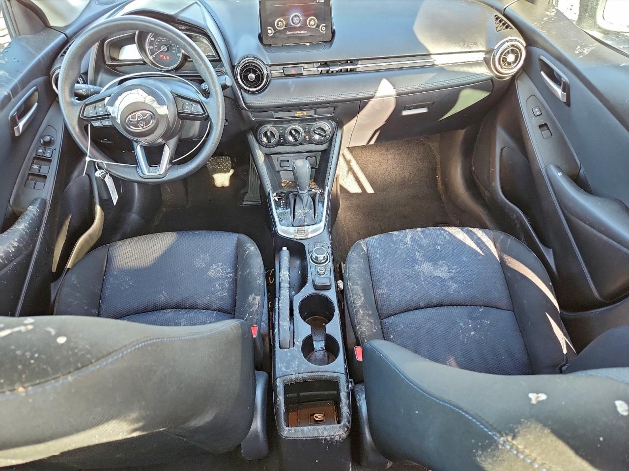 Toyota Yaris L Image 6