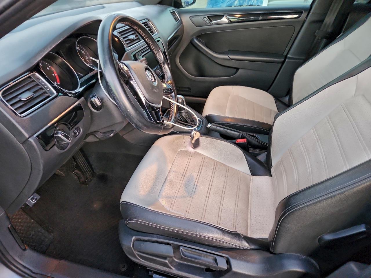 Volkswagen Jetta Se Image 8