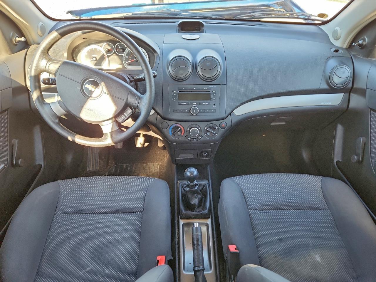 Chevrolet Aveo Base Image 8