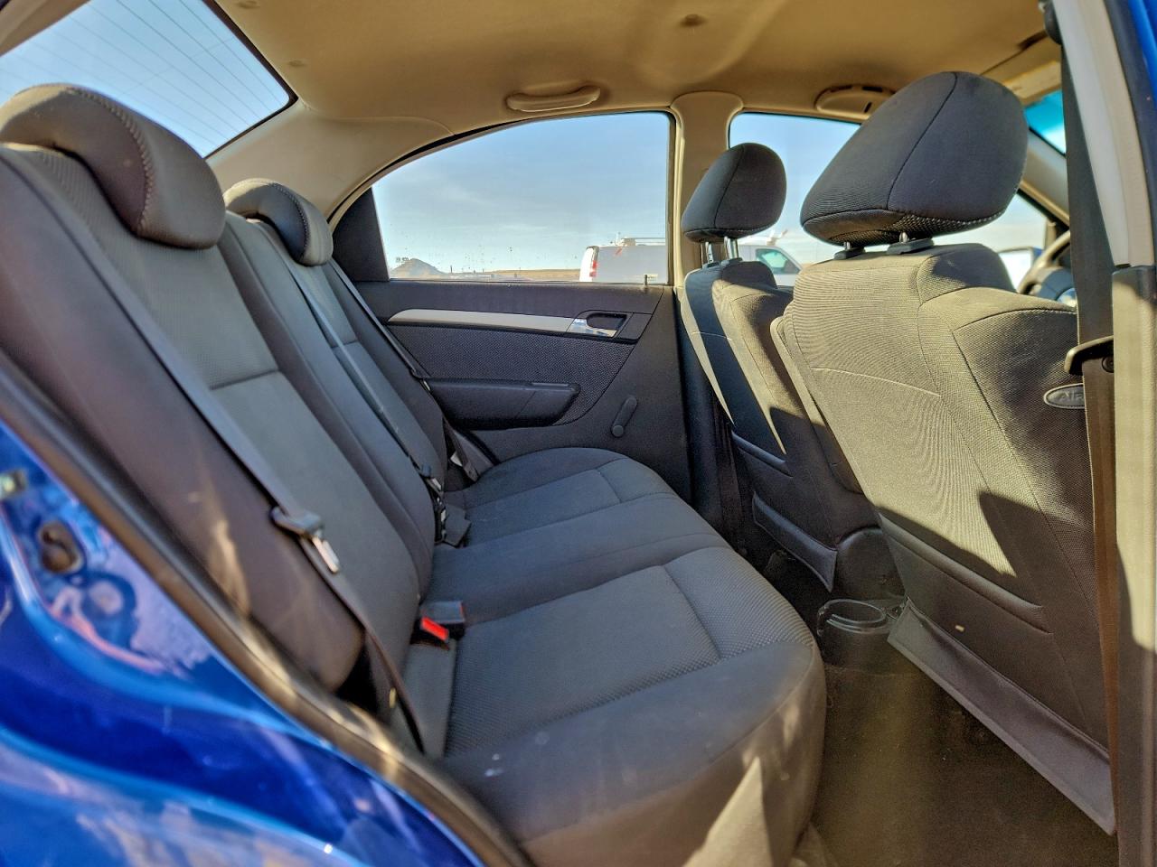 Chevrolet Aveo Base Image 6