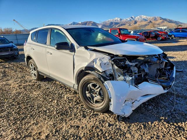 Toyota RAV4 Le Image 12