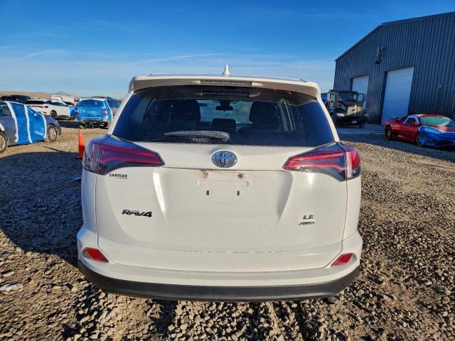 Toyota RAV4 Le Image 5