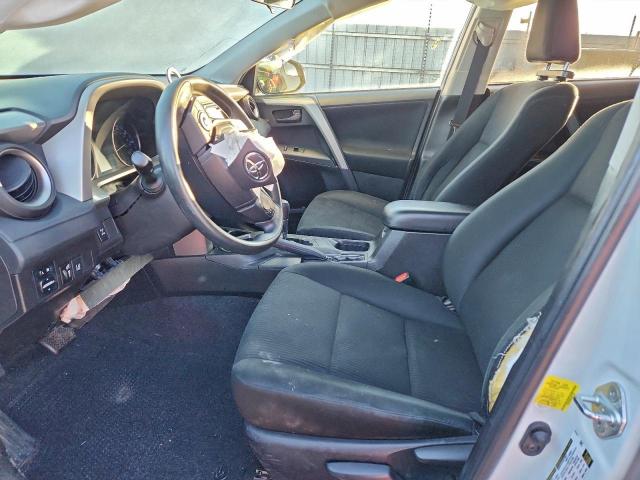 Toyota RAV4 Le Image 7