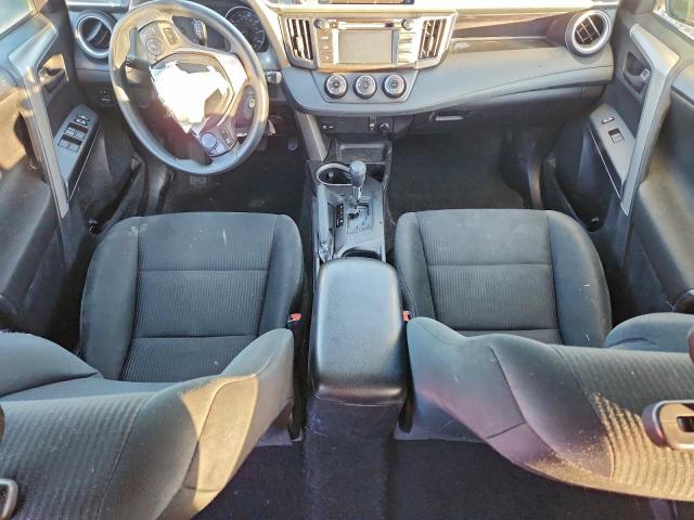 Toyota RAV4 Le Image 13