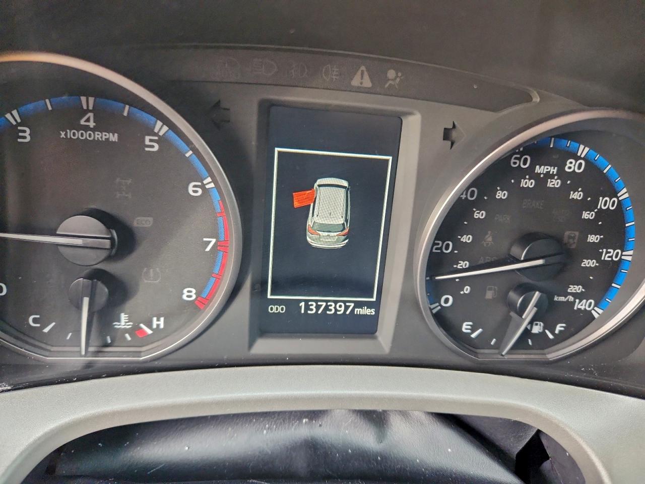 Toyota RAV4 Le Image 8