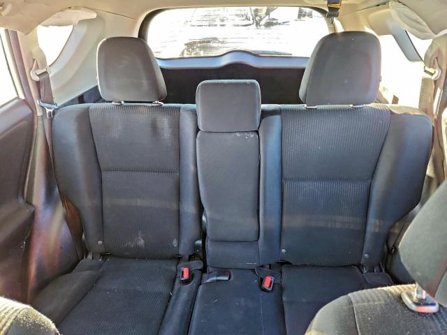 Toyota RAV4 Le Image 6