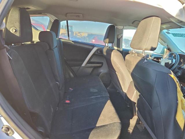 Toyota RAV4 Le Image 4