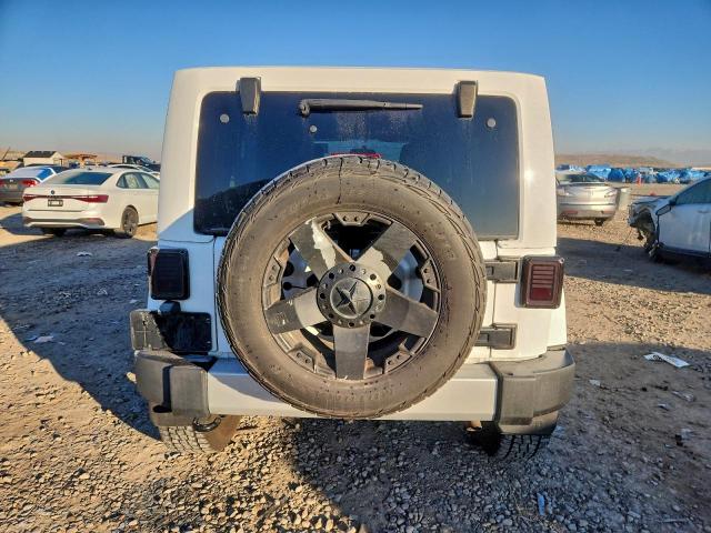 Jeep Wrangler Sahara Image 8