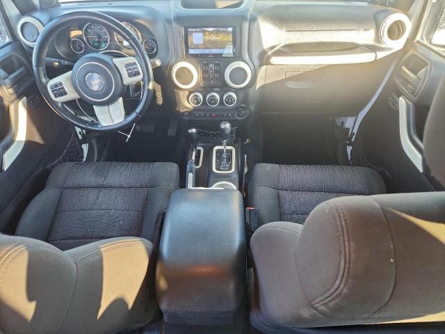 Jeep Wrangler Sahara Image 12