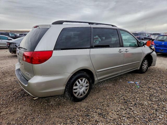 Toyota Sienna Ce Image 2