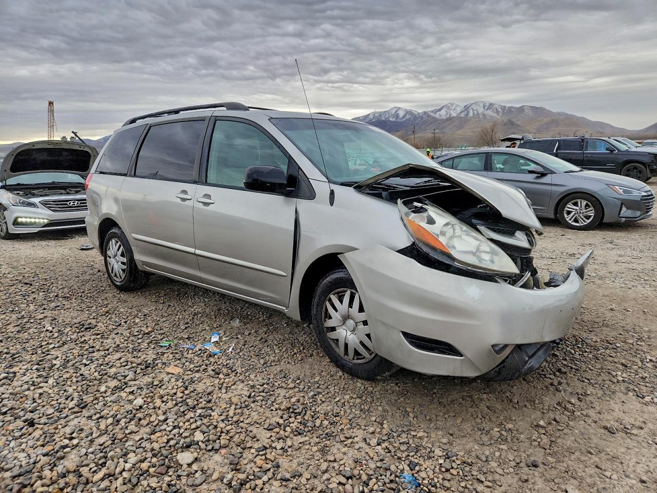 Toyota Sienna Ce Image 8
