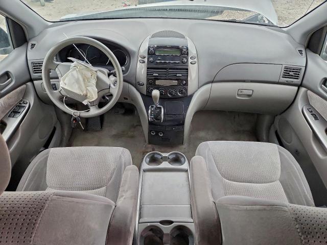 Toyota Sienna Ce Image 5