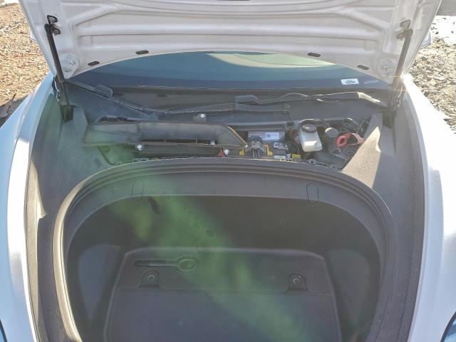 Tesla Model 3 Image 9