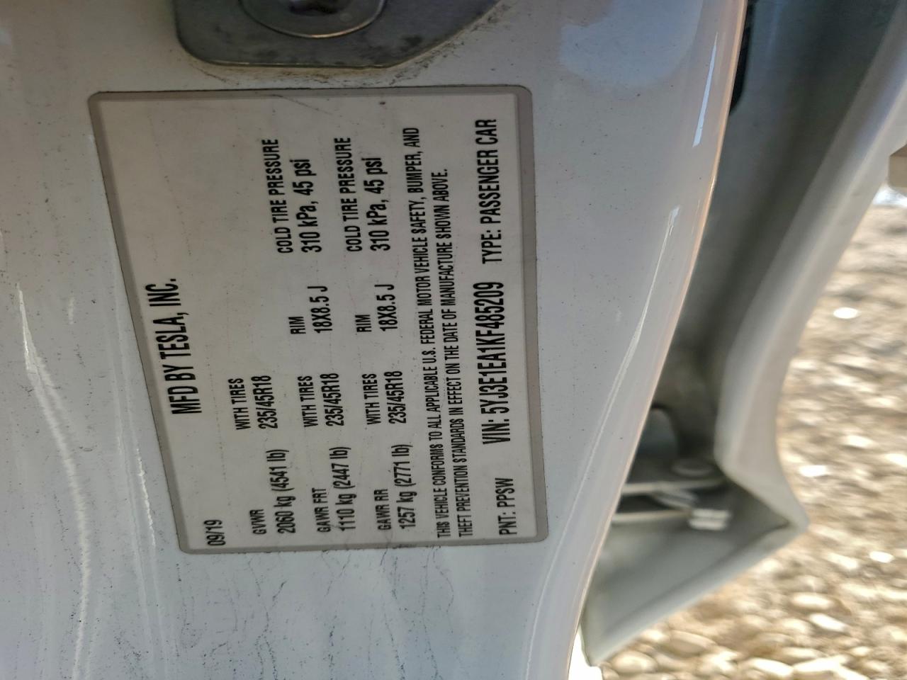 Tesla Model 3 Image 7