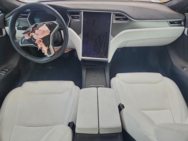 Tesla Model S Image 11