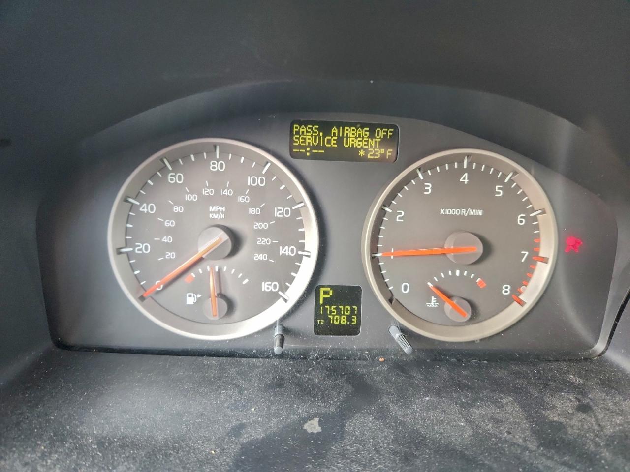 Volvo S40 2.4i Image 8