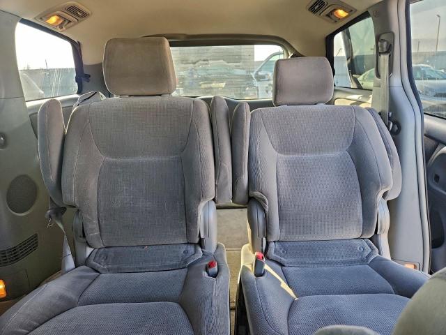 Toyota Sienna Ce Image 9