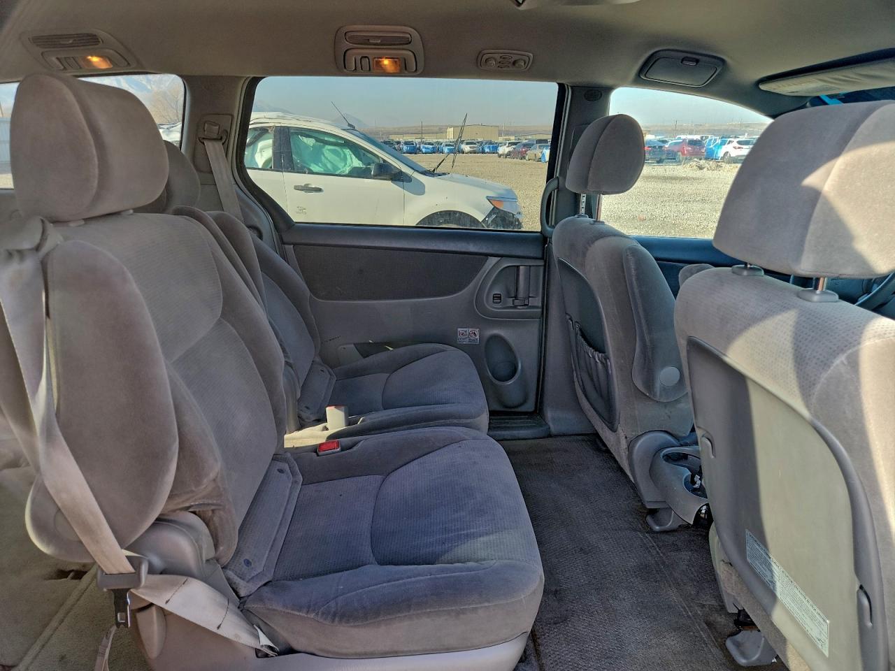 Toyota Sienna Ce Image 8