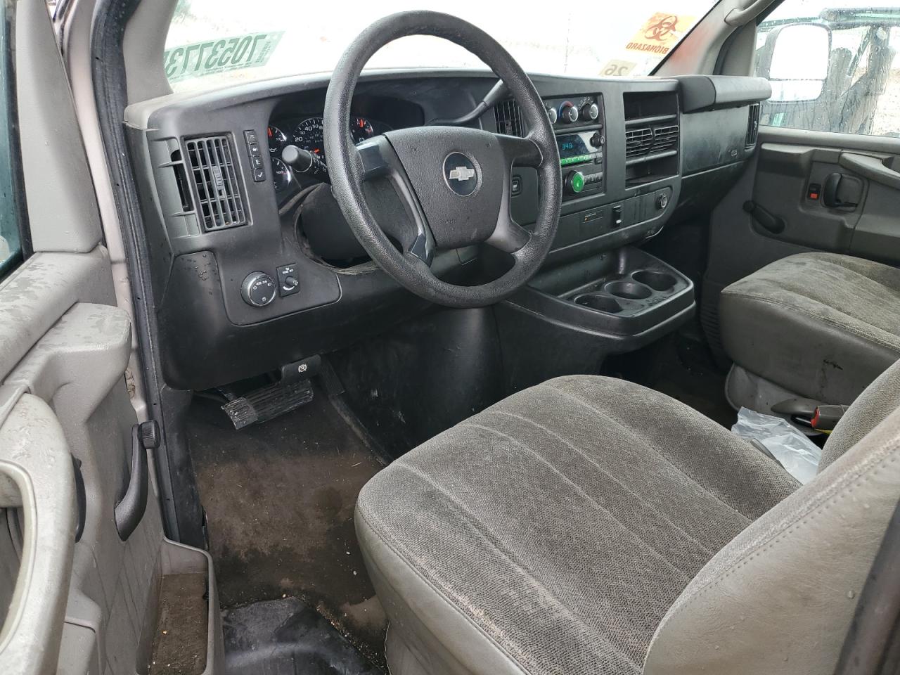 Chevrolet Express Image 3