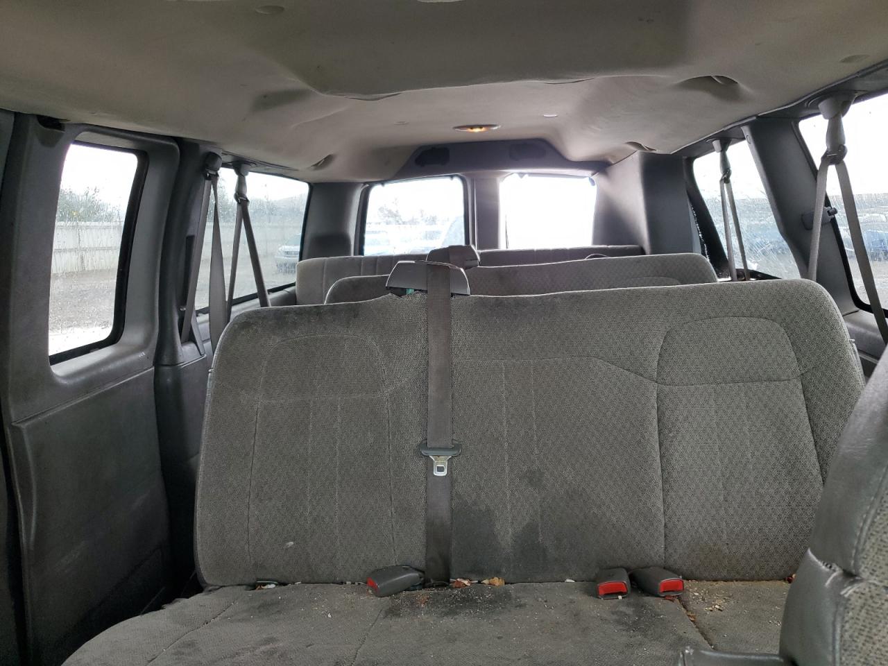 Chevrolet Express Image 5