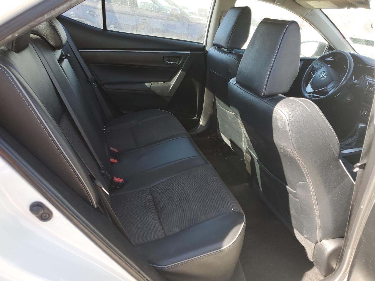 Toyota Corolla L Image 5