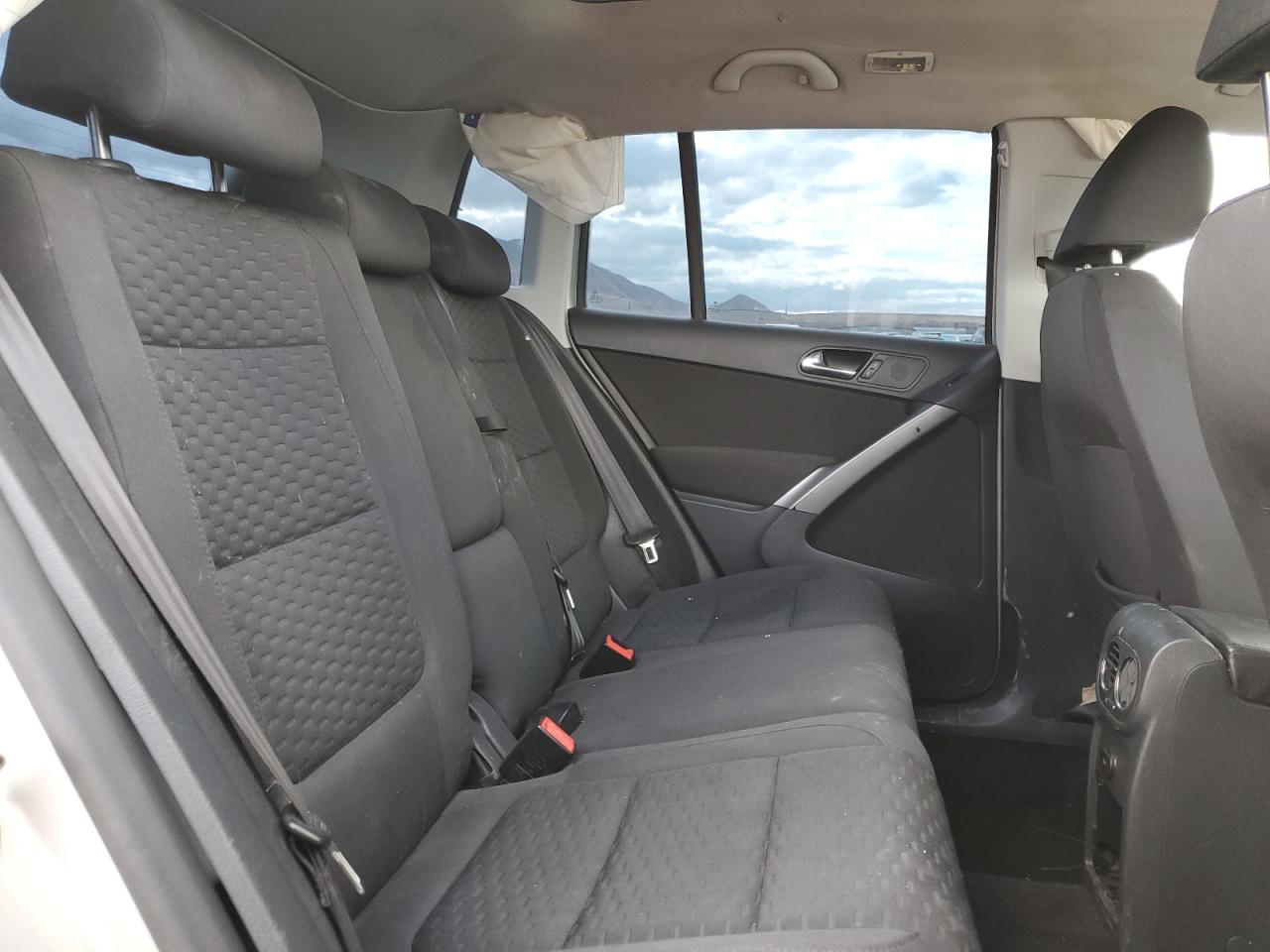 Volkswagen Tiguan Se Image 10