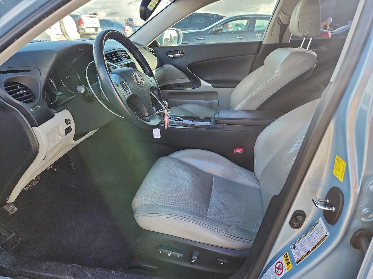 Lexus Is 250 Image 9