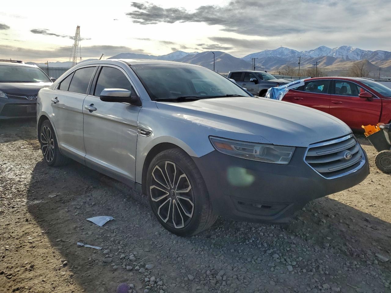 Ford Taurus Sel Image 4