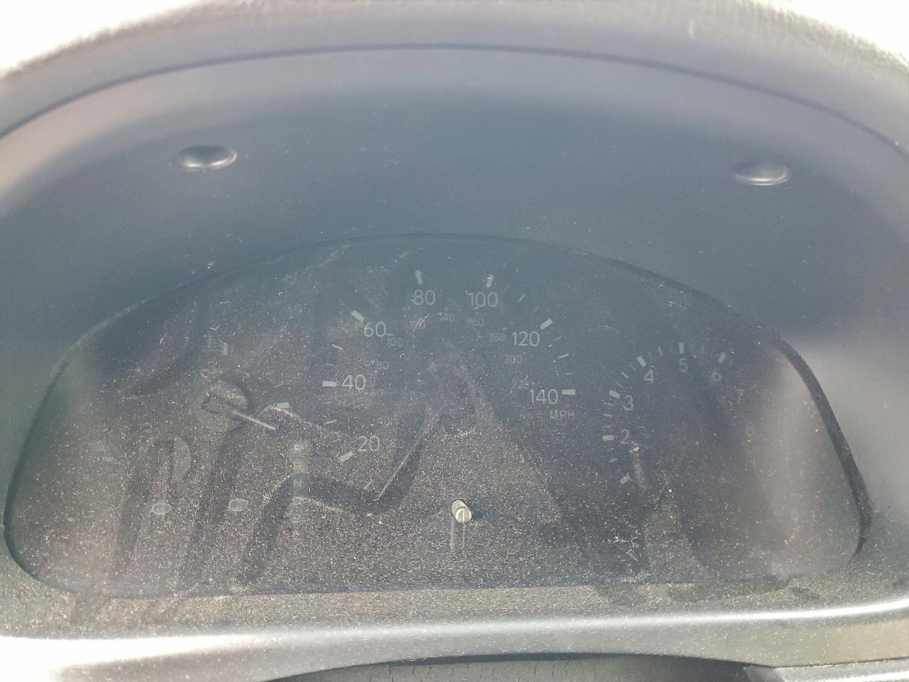 Lexus RX 300 Image 8