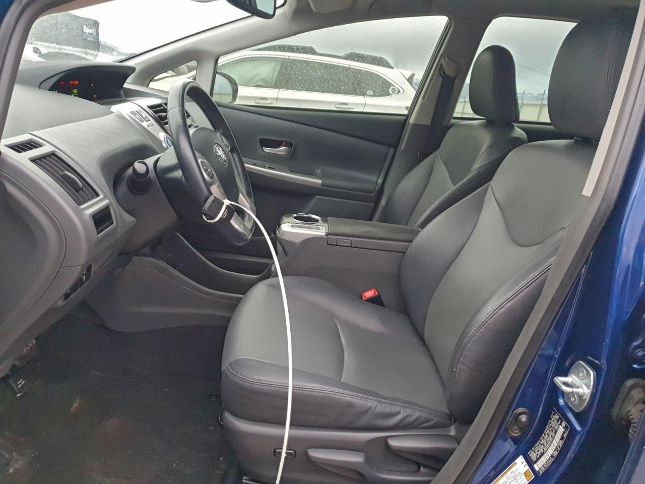 Toyota Prius Image 8