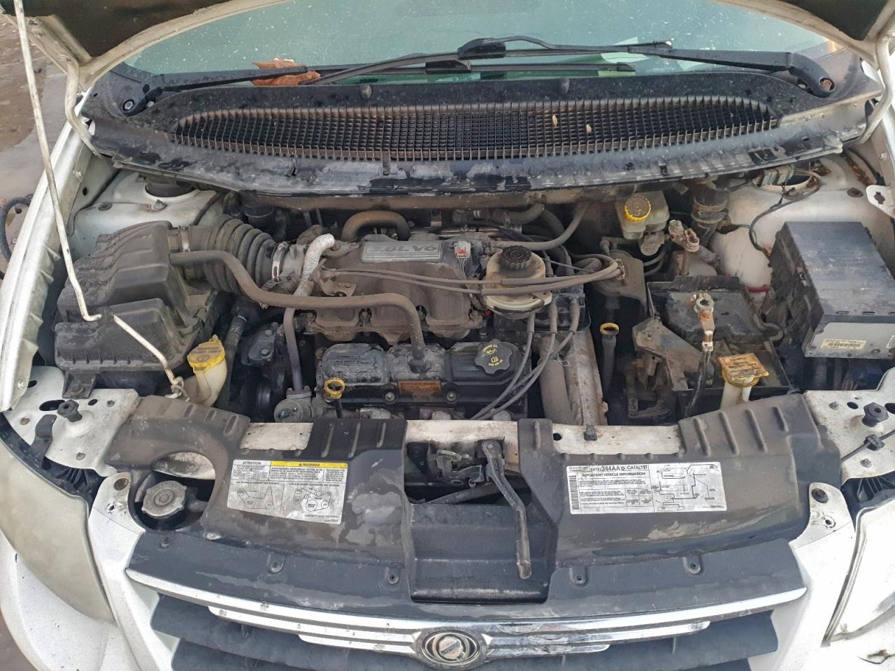 Chrysler Minivan Touring Image 9