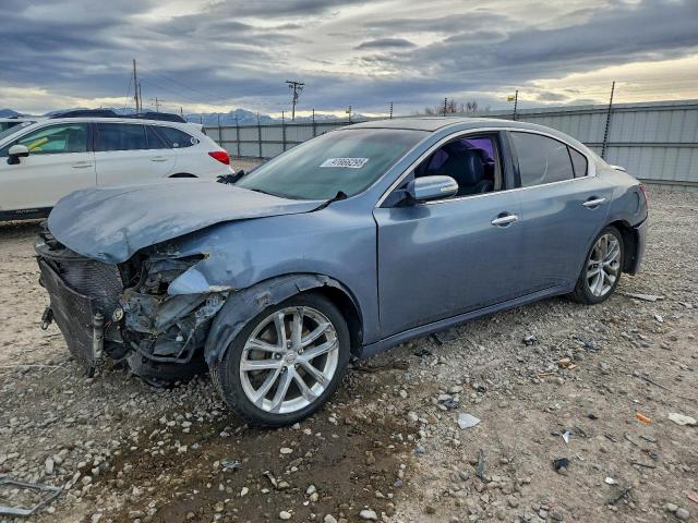  Salvage Nissan Maxima