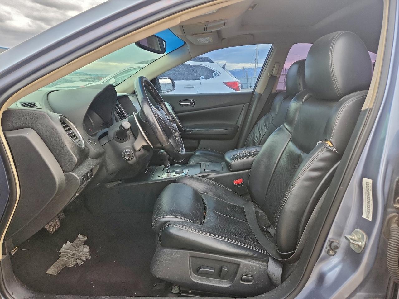 Nissan Maxima S Image 6