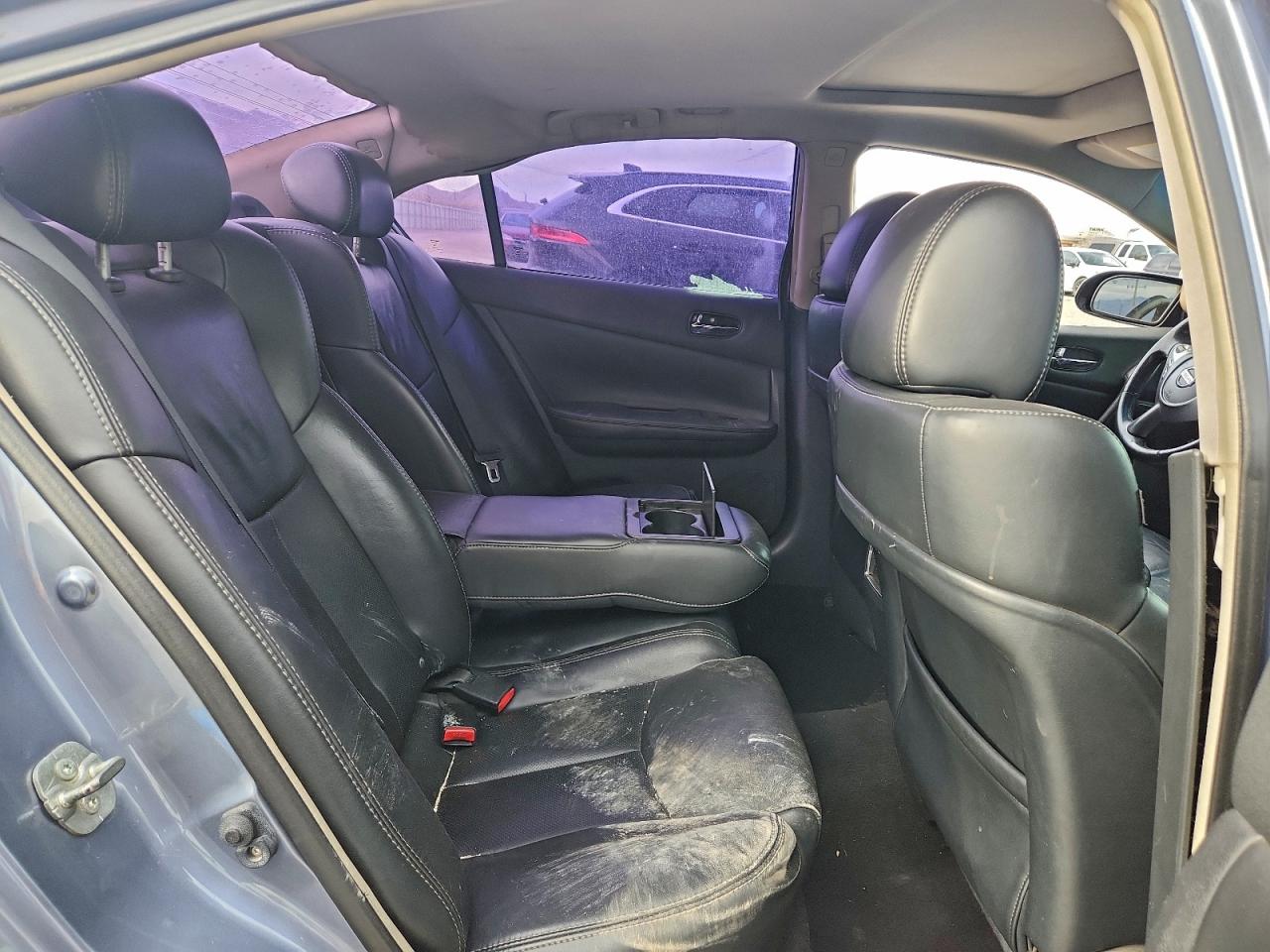 Nissan Maxima S Image 11