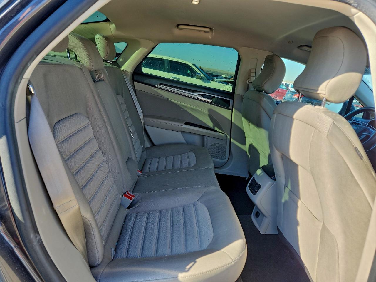 Ford Fusion Se Hybrid Image 4