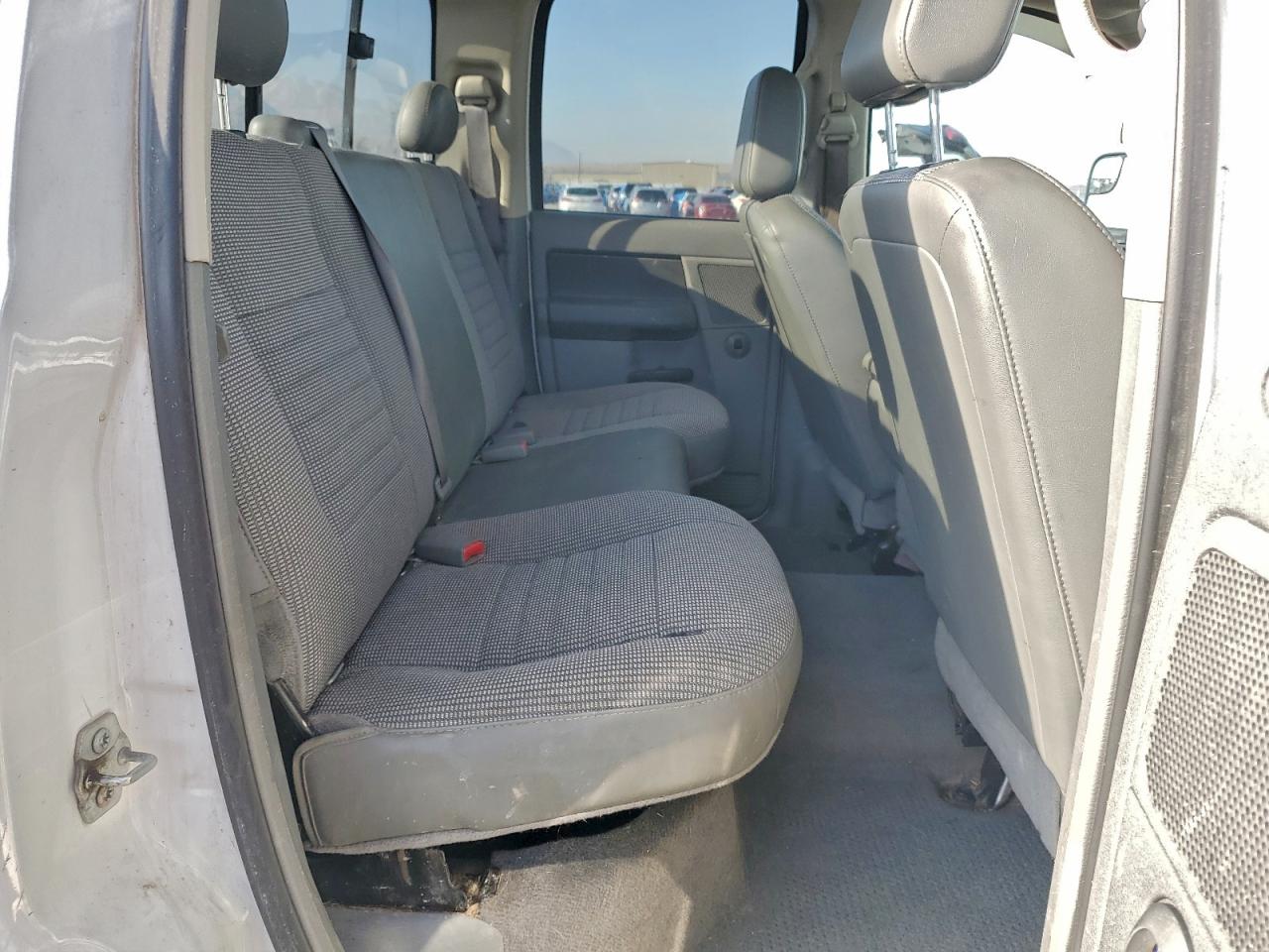 Dodge Ram 2500 Image 8