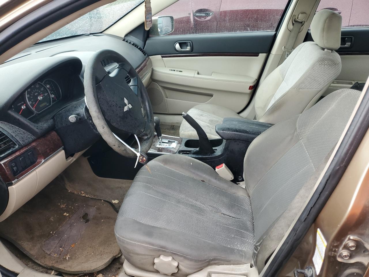 Mitsubishi Galant Es Image 9